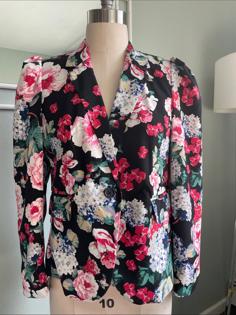 Who What Wear Black Floral Blazer with Pink Lining